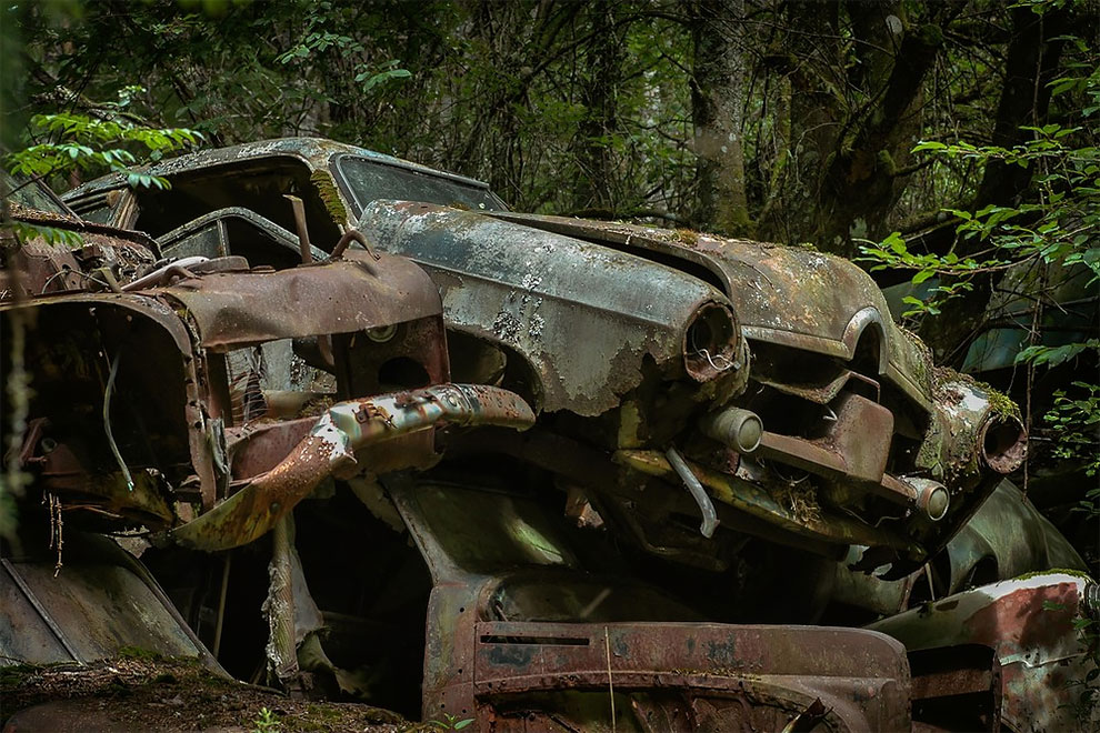 Фотография: Немец десять лет искал по всей Европе кладбища старых машин — от тракторов до 