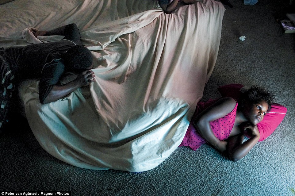 Фотография: Сломленная Америка: военный фотограф снимает нищету, расизм и насилие в родной стране №3 - BigPicture.ru