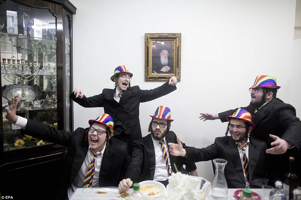 Фотография: Абсолютный мазл тов: как евреи в Иерусалиме Пурим отмечали №3 - BigPicture.ru