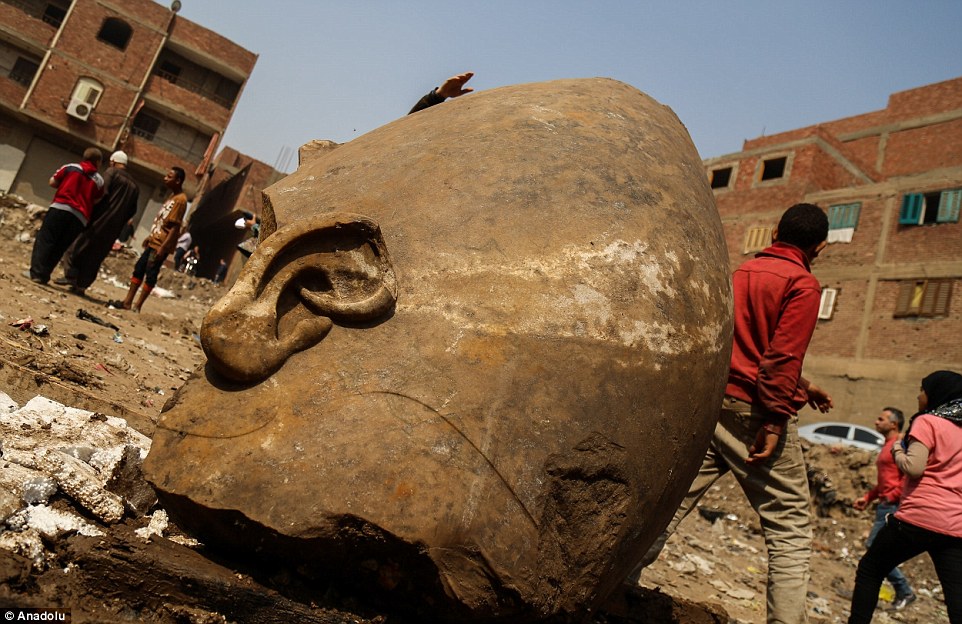 Фотография: В Каире нашли статую фараона Рамзеса II возрастом 3000 лет №28 - BigPicture.ru