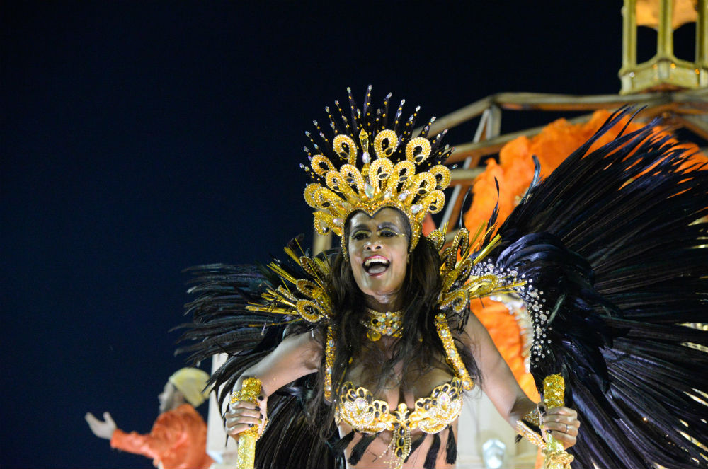 Фотография: Бразильский карнавал — 2017: яркие моменты и откровенные костюмы №16 - BigPicture.ru