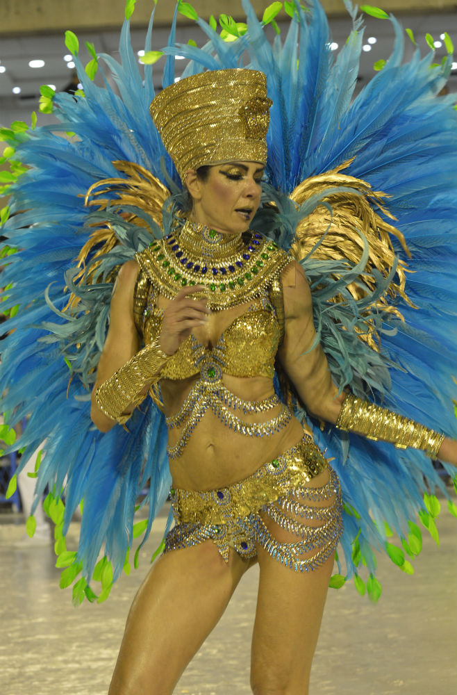 Фотография: Бразильский карнавал — 2017: яркие моменты и откровенные костюмы №5 - BigPicture.ru