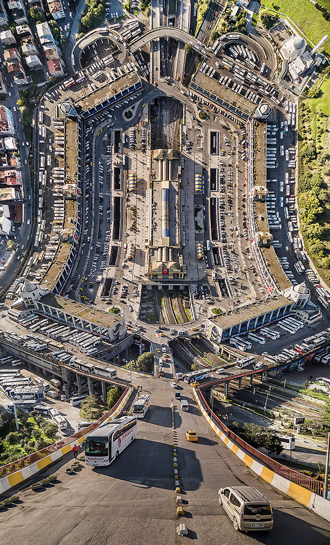 Фотография: Оригами 80-го уровня: турецкий фотограф сгибает города №4 - BigPicture.ru