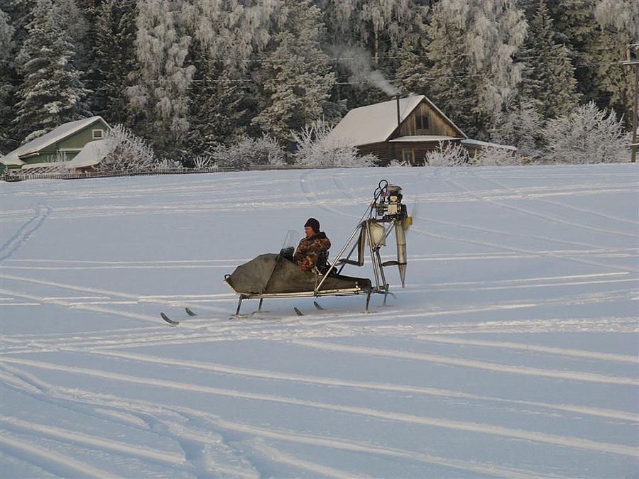 Фотография: Пенсионер в вятской деревне собрал аэросани, снежный трактор и мотодельтаплан №4 - BigPicture.ru
