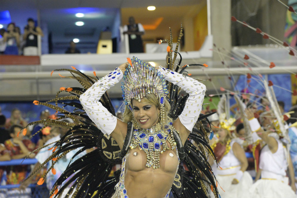 Фотография: Бразильский карнавал — 2017: яркие моменты и откровенные костюмы №23 - BigPicture.ru