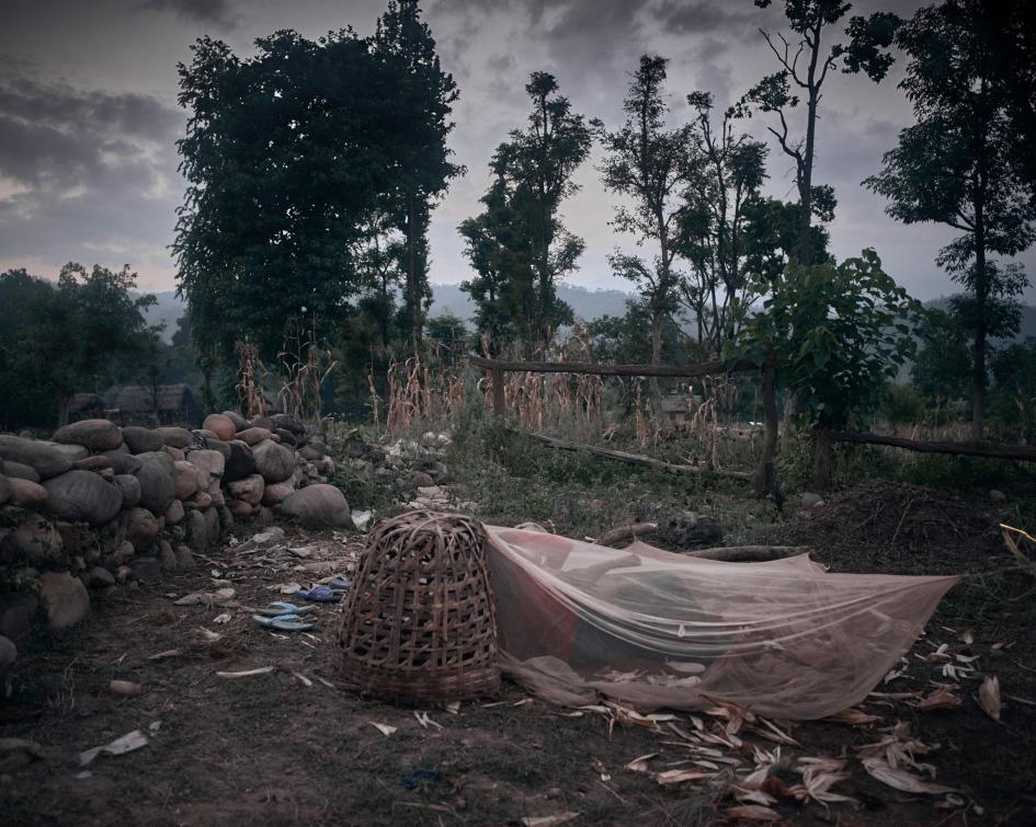 Фотография: Виновна по признаку пола: куда отправляют девушек на время менструации в Непале №6 - BigPicture.ru