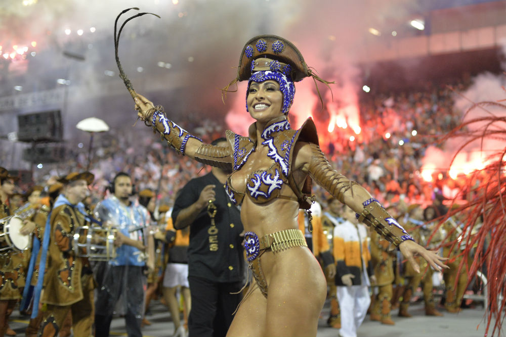 Фотография: Бразильский карнавал — 2017: яркие моменты и откровенные костюмы №34 - BigPicture.ru
