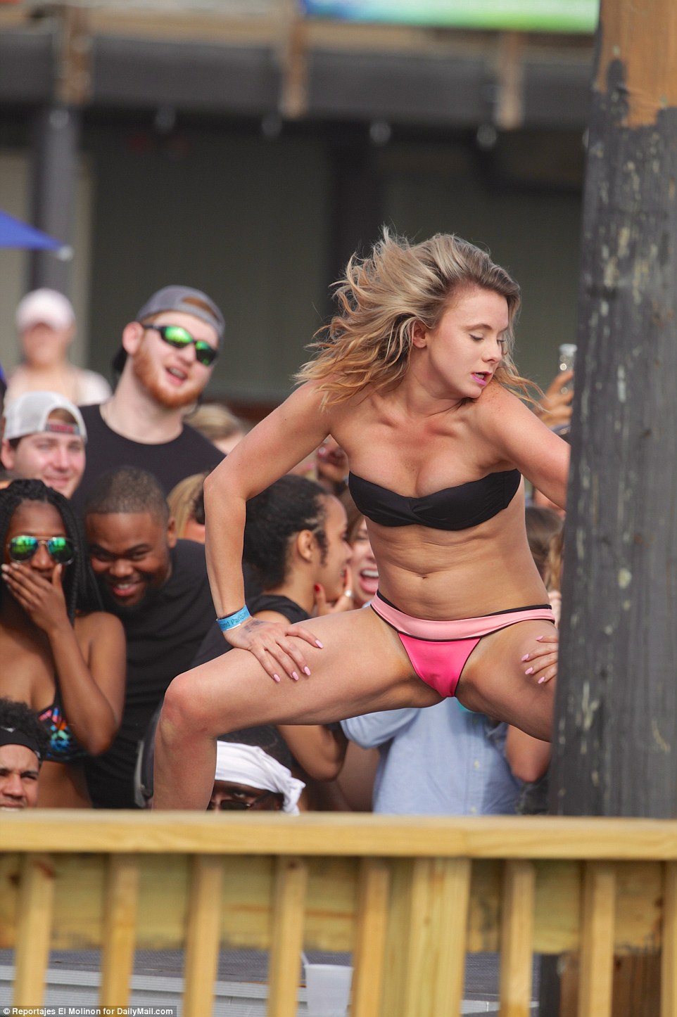 Фотография: Пьянки, танцы голышом и аресты: как в США проводят весенние каникулы №6 - BigPicture.ru