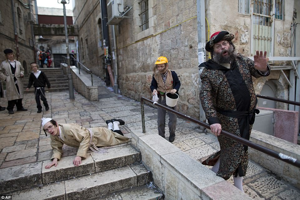 Фотография: Абсолютный мазл тов: как евреи в Иерусалиме Пурим отмечали №7 - BigPicture.ru