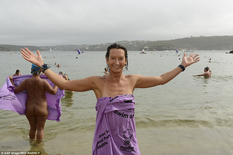 Фотография: Более тысячи австралийцев искупались голышом в Сиднее №7 - BigPicture.ru