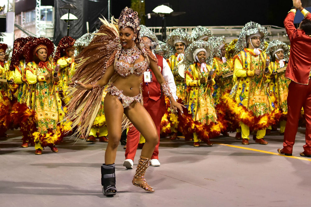 Фотография: Бразильский карнавал — 2017: яркие моменты и откровенные костюмы №26 - BigPicture.ru