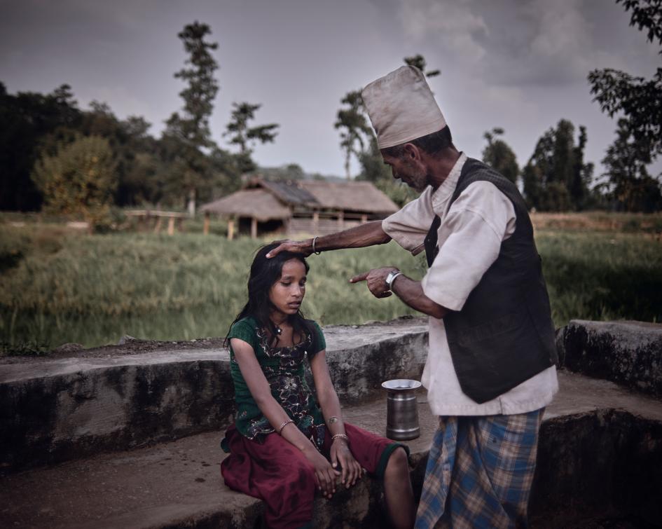 Фотография: Виновна по признаку пола: куда отправляют девушек на время менструации в Непале №10 - BigPicture.ru