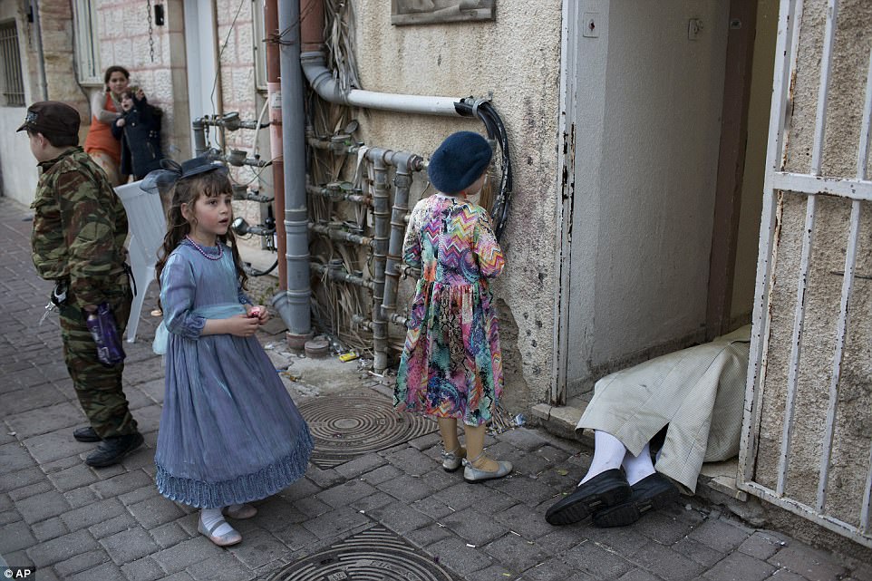 Фотография: Абсолютный мазл тов: как евреи в Иерусалиме Пурим отмечали №8 - BigPicture.ru