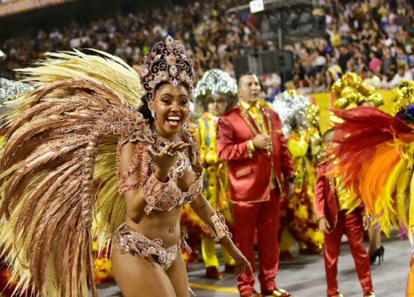 Бразильский карнавал — 2017: яркие моменты и откровенные костюмы