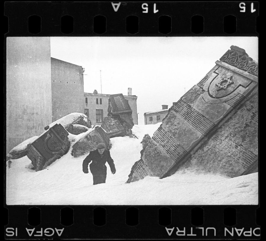 Фотография: Фотограф-еврей на свой страх и риск запечатлел жизнь в гетто в оккупированной Польше №2 - BigPicture.ru