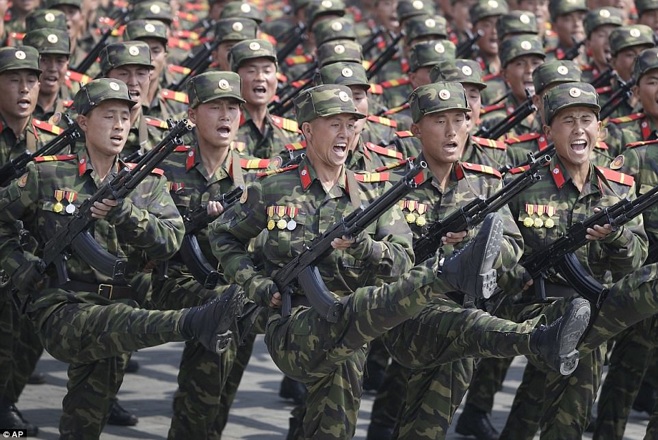 Фотография: Стойкие оловянные: кто защитит Ким Чен Ына, если Трамп нападет №14 - BigPicture.ru