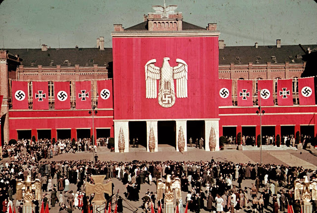 Фотография: Нацистская Германия на цветных фото Хуго Йегера — личного фотографа Гитлера №18 - BigPicture.ru