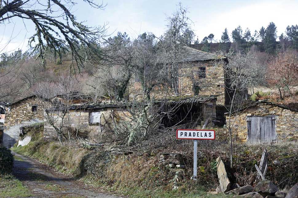 Фотография: На грани вымирания: в этой испанской деревне осталось два последних жителя №17 - BigPicture.ru
