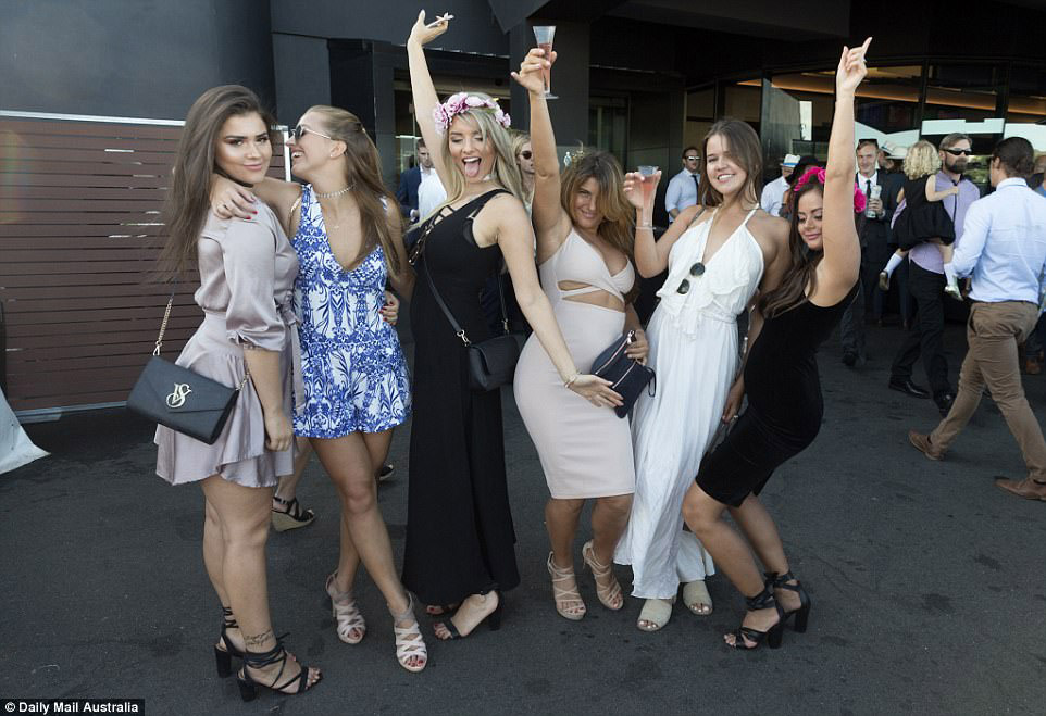 Фотография: Ох уж эти скачки! Сиднейские леди показали высший класс №13 - BigPicture.ru