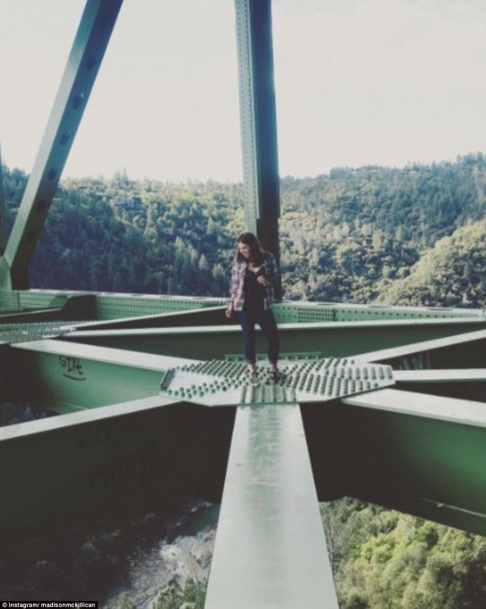 Фотография: Из-за селфи женщина упала с самого высокого в Калифорнии моста — но любителей риска это не останавливает №4 - BigPicture.ru