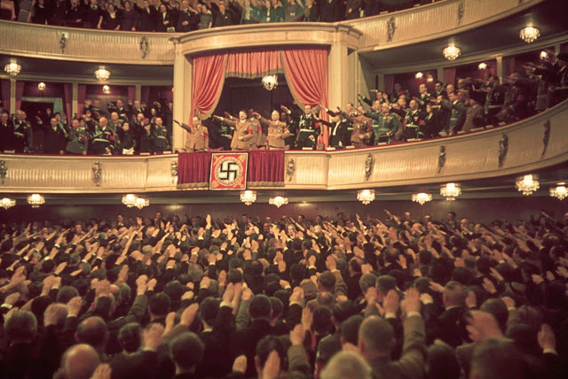 Фотография: Нацистская Германия на цветных фото Хуго Йегера — личного фотографа Гитлера №4 - BigPicture.ru