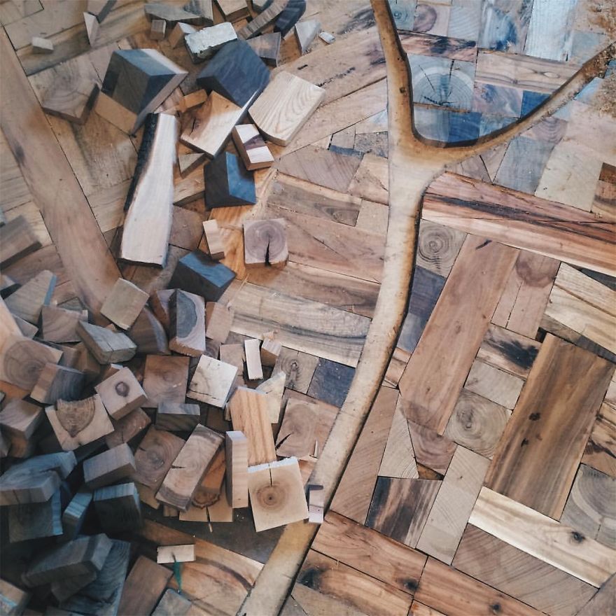 Фотография: Российский дизайнер собирает деревянный пол своими руками из обычных досок №5 - BigPicture.ru
