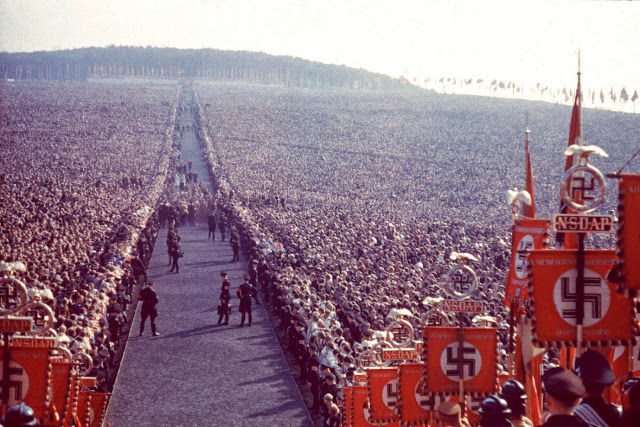 Фотография: Нацистская Германия на цветных фото Хуго Йегера — личного фотографа Гитлера №6 - BigPicture.ru