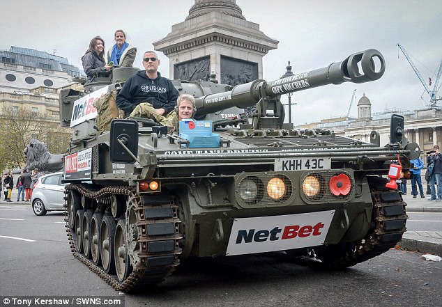 Фотография: Британский коллекционер купил советский танк и нашел в нем слитки золота №6 - BigPicture.ru