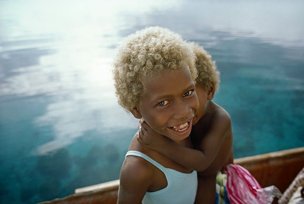 Фотография: Откуда в Меланезии взялись темнокожие люди со светлыми волосами №2 - BigPicture.ru