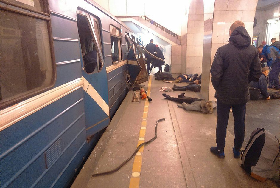 Фотография: Взрыв в метро в Санкт-Петербурге. Прямая трансляция №12 - BigPicture.ru