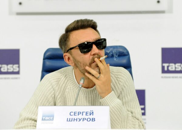 В Питере — пить, в ТАССе — курить. Шнуров анонсировал концерт в Москве