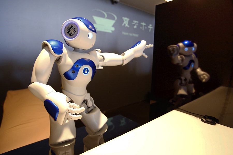 Фотография: Бездушный сервис: в японском отеле работают одни роботы №3 - BigPicture.ru
