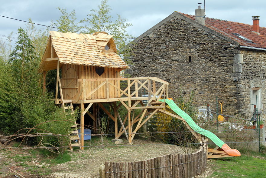 Фотография: Как построить настоящий замок для ребенка из обыкновенных деревянных палет №1 - BigPicture.ru