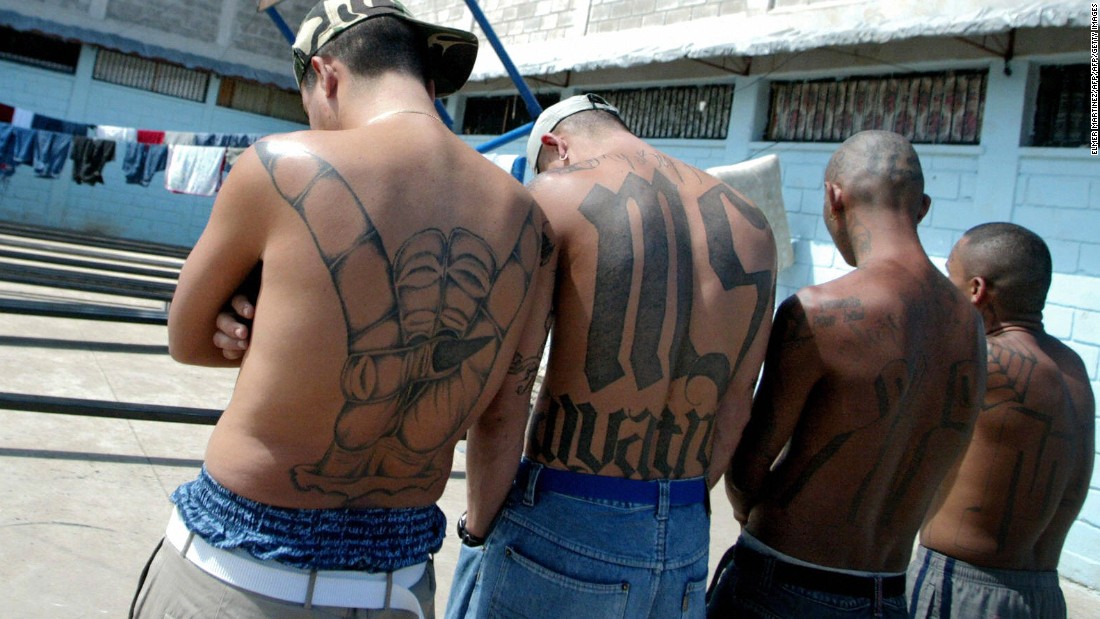 Фотография: Вот как живется в тюрьме Гондураса членам известных банд №8 - BigPicture.ru