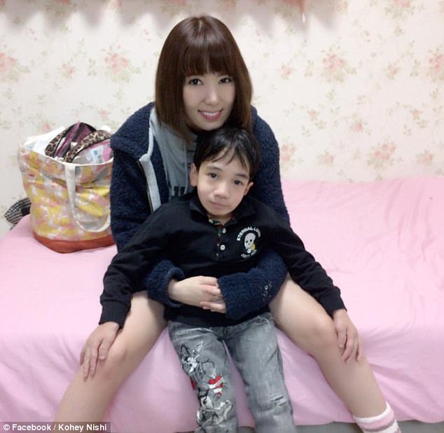 Фотография: Новая звезда японского порно: 24-летний программист, который выглядит как ребенок №4 - BigPicture.ru