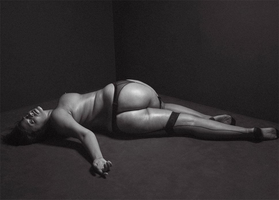 Фотография: Сексуальность в теле: откровенная черно-белая фотосессия модели размера плюс Эшли Грэм №6 - BigPicture.ru