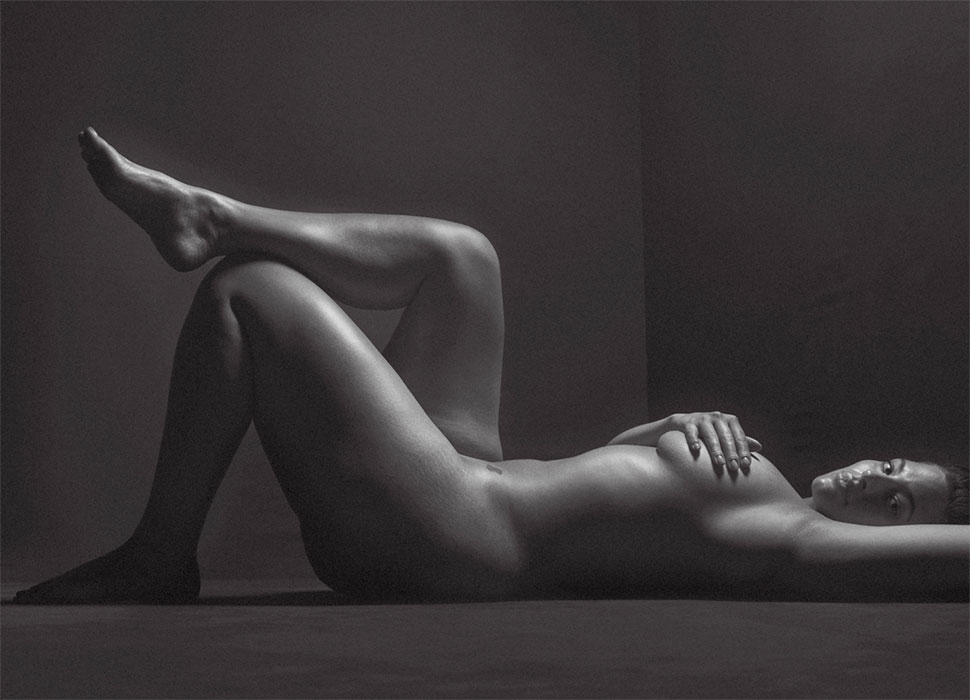 Фотография: Сексуальность в теле: откровенная черно-белая фотосессия модели размера плюс Эшли Грэм №8 - BigPicture.ru