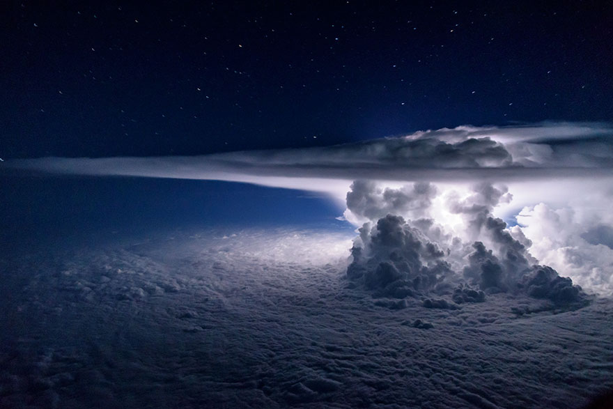 Фотография: Под крылом самолета: тучи, бури, грозы на ошеломляющих снимках пилота №5 - BigPicture.ru