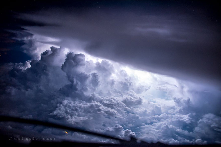 Фотография: Под крылом самолета: тучи, бури, грозы на ошеломляющих снимках пилота №8 - BigPicture.ru