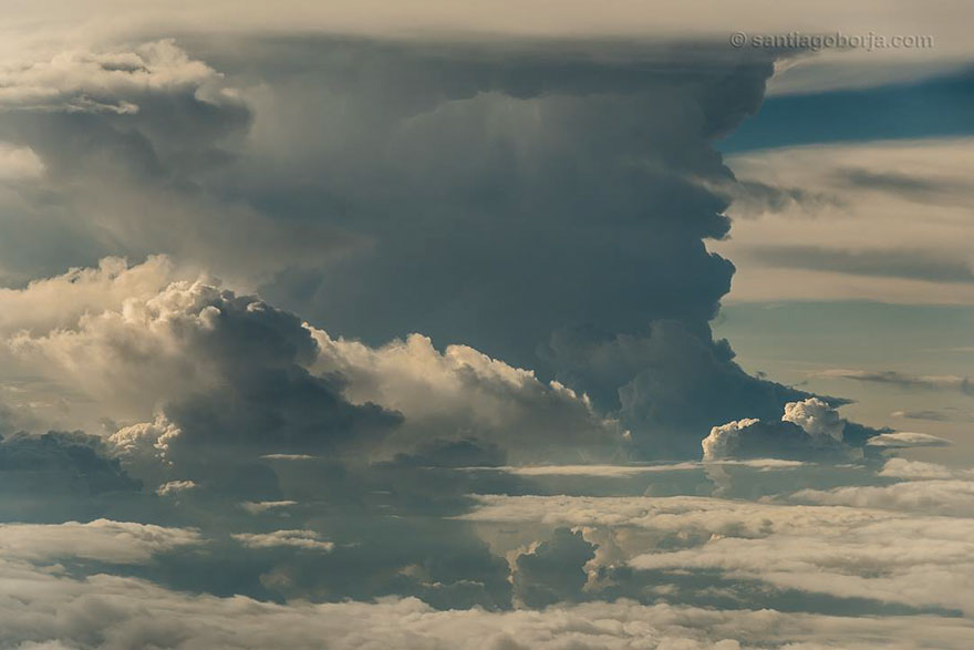Фотография: Под крылом самолета: тучи, бури, грозы на ошеломляющих снимках пилота №4 - BigPicture.ru