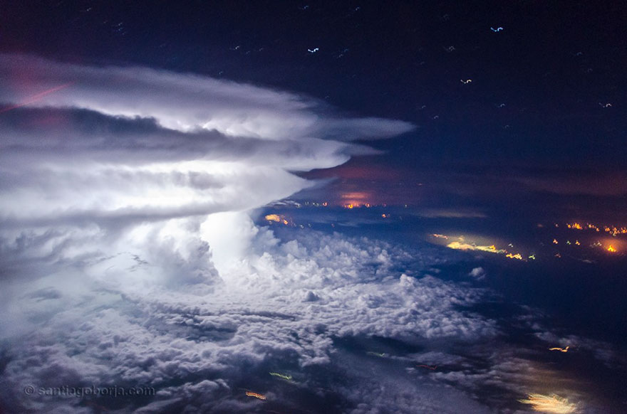 Фотография: Под крылом самолета: тучи, бури, грозы на ошеломляющих снимках пилота №18 - BigPicture.ru