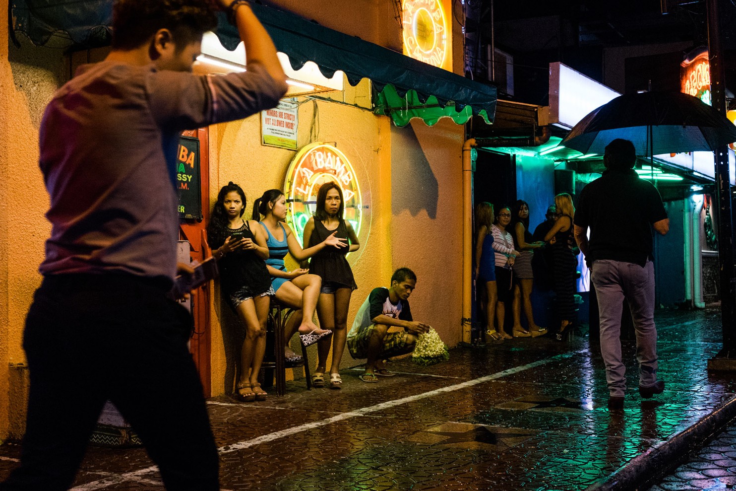 Фотография: Тайфун бесчестия: как стихия ввергла целое поколение филиппинок в проституцию №12 - BigPicture.ru