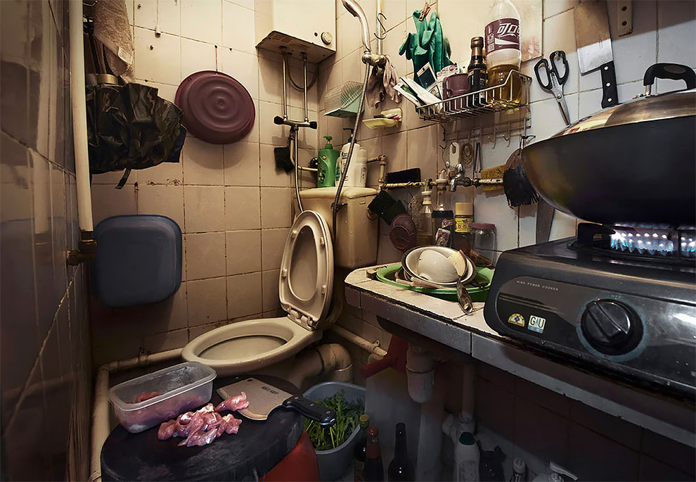 Фотография: Жизнь в коробке: внутри гонконгских крошечных квартир №11 - BigPicture.ru
