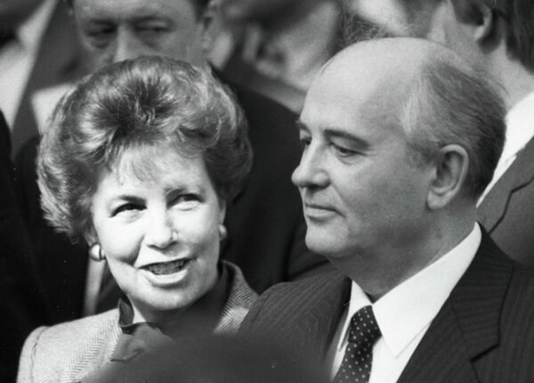 Стильная первая леди СССР, или За что советские женщины недолюбливали Раису Горбачеву