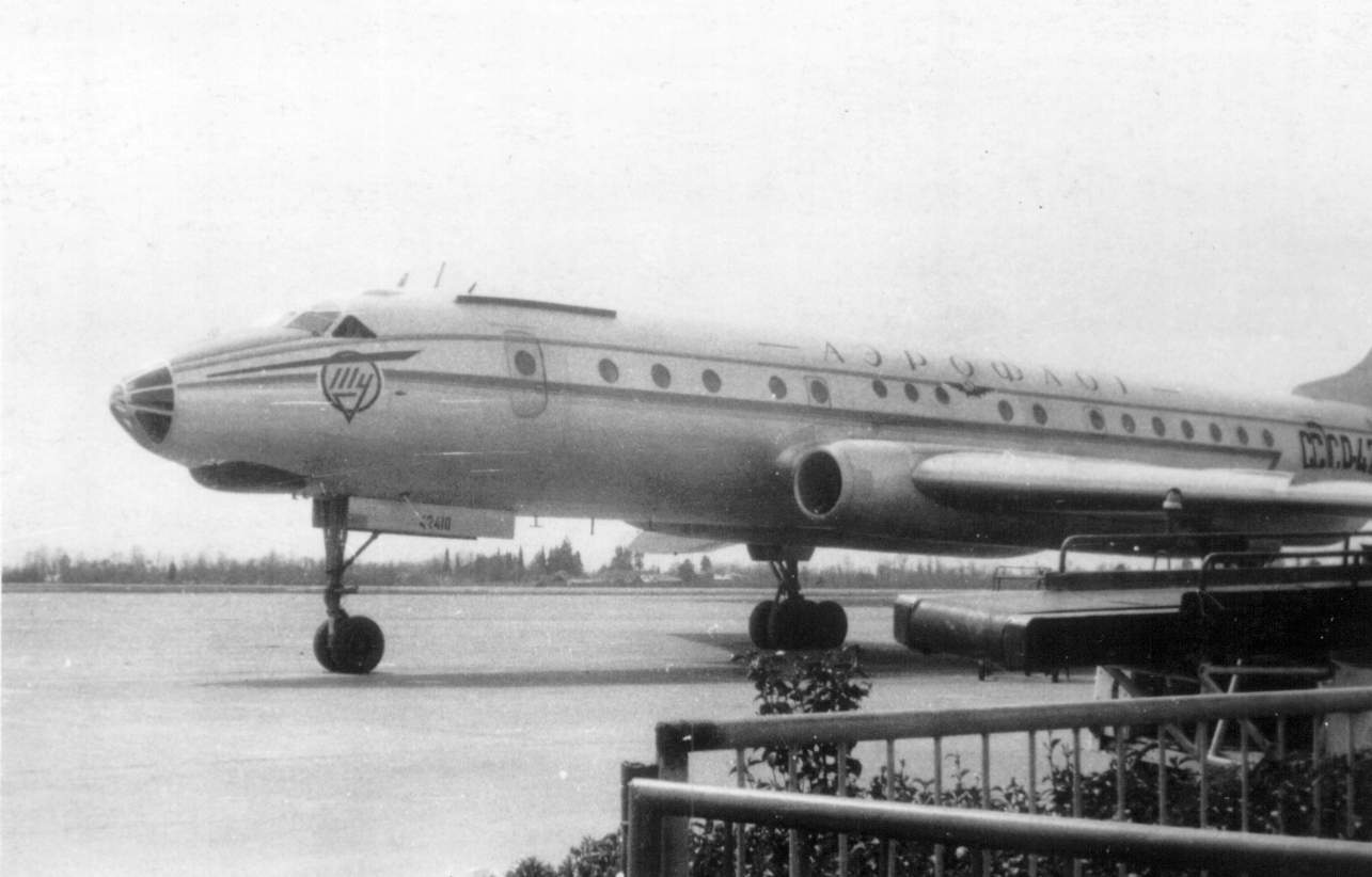 Фотография: История первого советского реактивного пассажирского самолета Ту-104 №18 - BigPicture.ru