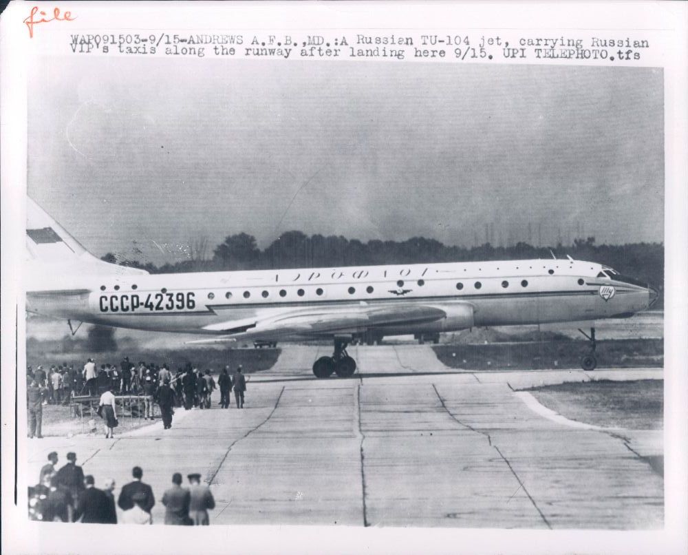 Фотография: История первого советского реактивного пассажирского самолета Ту-104 №19 - BigPicture.ru