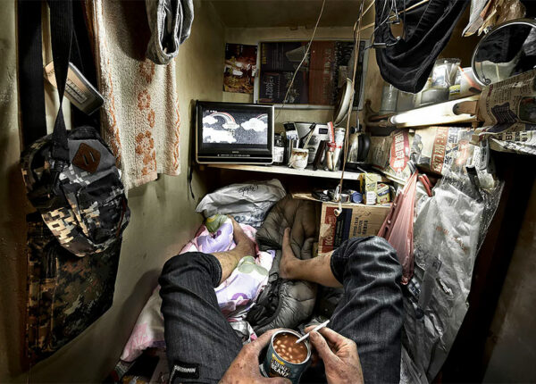 Жизнь в коробке: Внутри гонконгских крошечных квартир