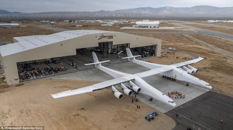 Фотография: Сооснователь Microsoft представил самый большой в мире самолет №1 - BigPicture.ru