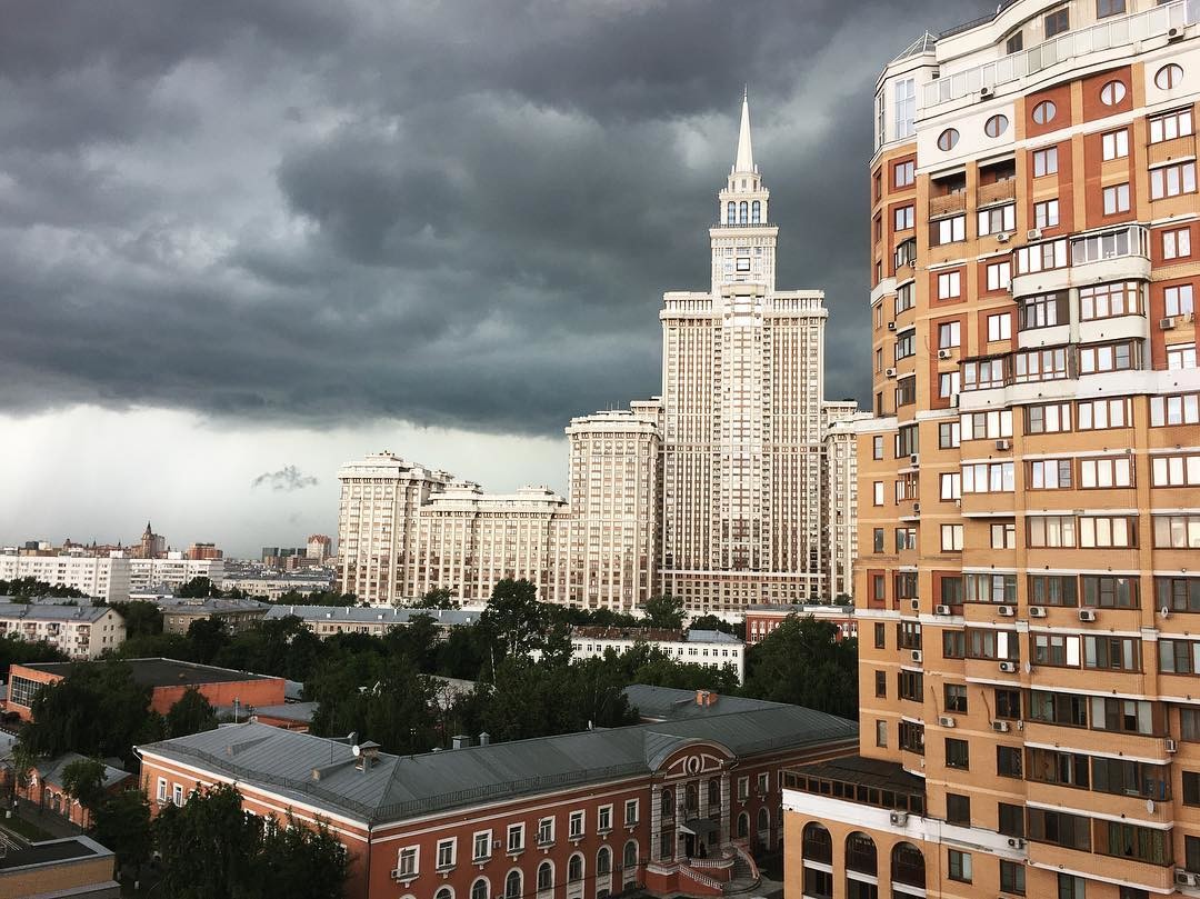 Фотография: В Москве началась гроза с градом, которой все боялись №7 - BigPicture.ru
