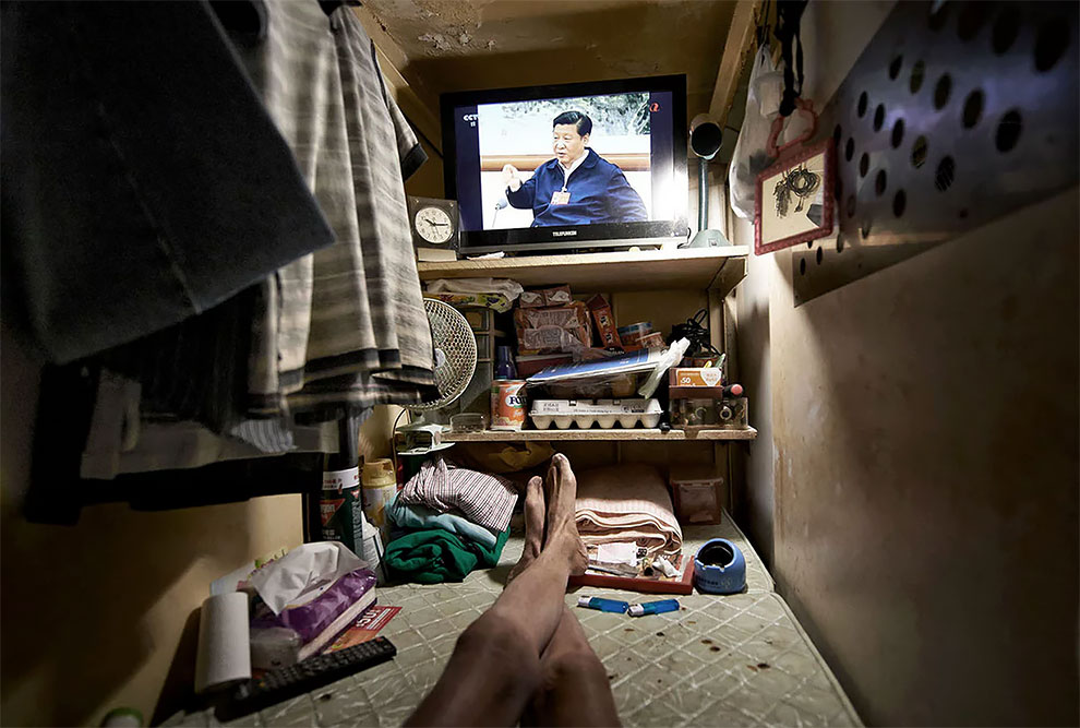 Фотография: Жизнь в коробке: внутри гонконгских крошечных квартир №10 - BigPicture.ru